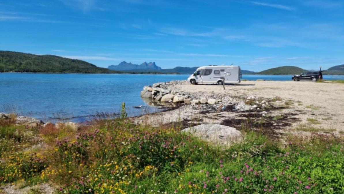 Ulvsvag Gjestgiveri Og Fjordcamping As Extérieur photo