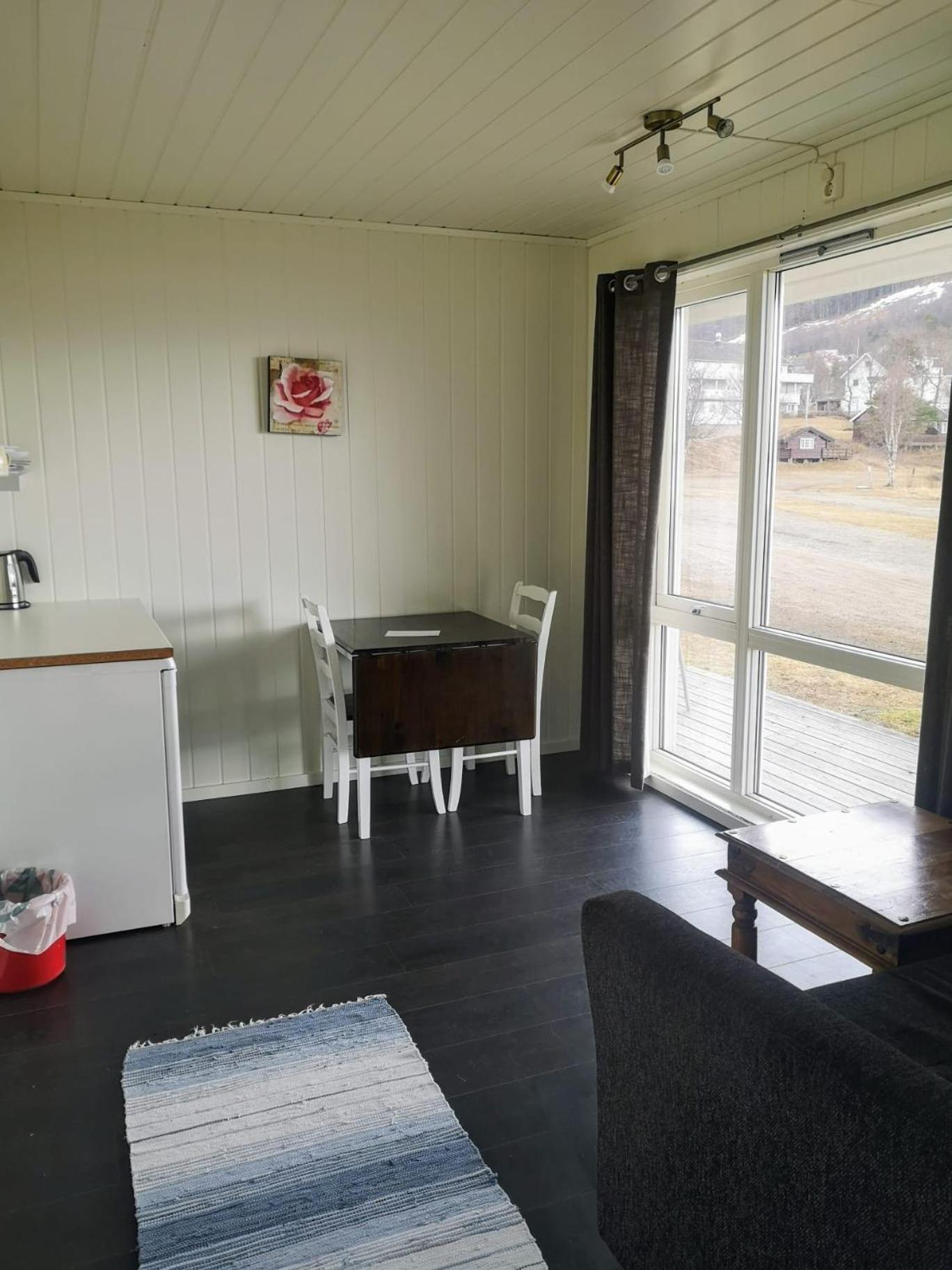 Ulvsvag Gjestgiveri Og Fjordcamping As Extérieur photo