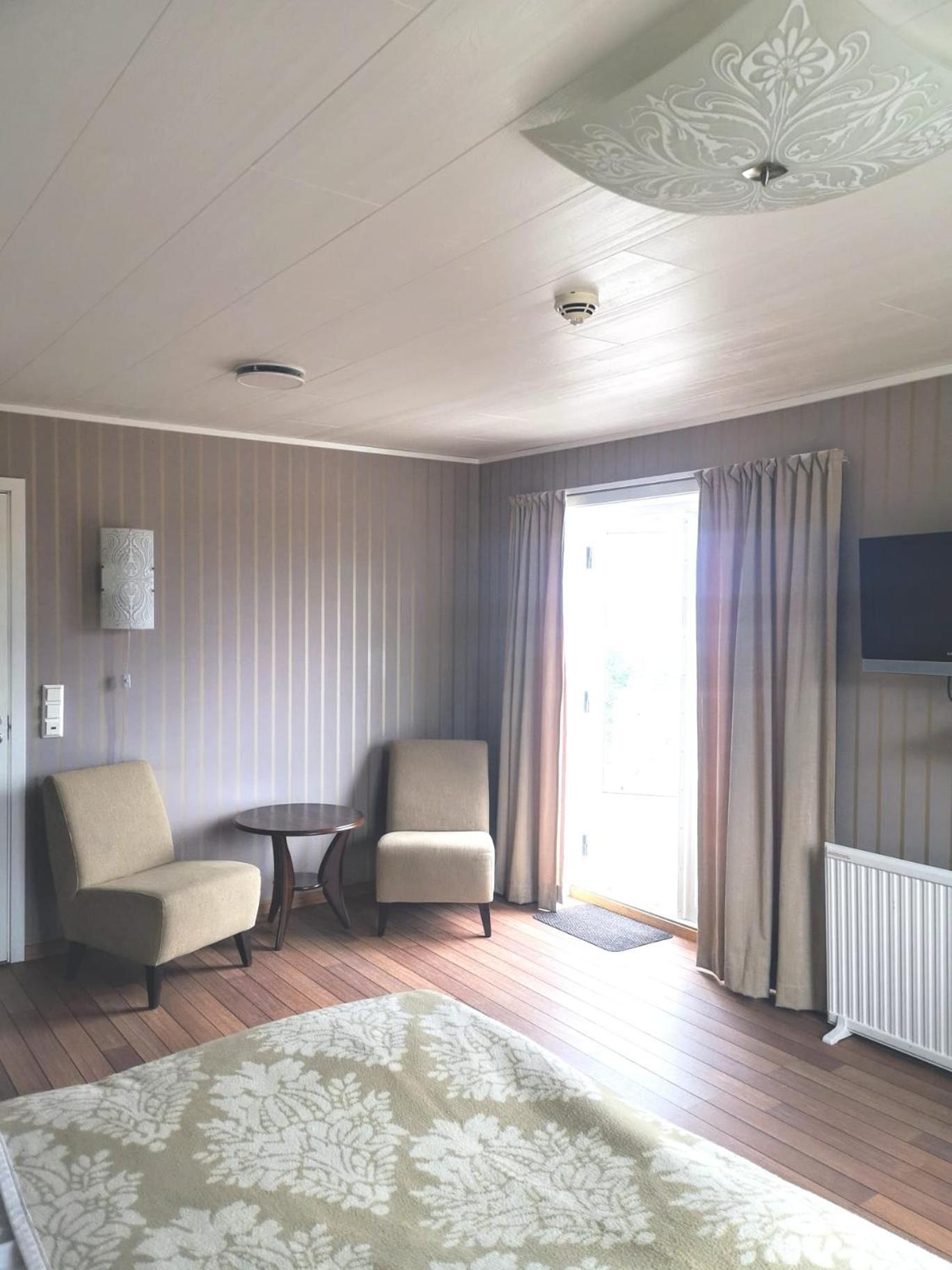 Ulvsvag Gjestgiveri Og Fjordcamping As Extérieur photo