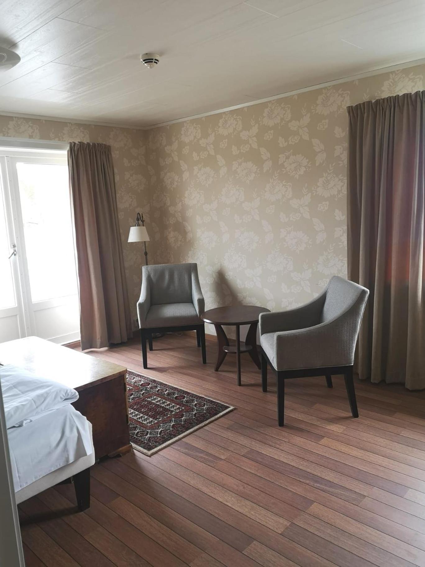 Ulvsvag Gjestgiveri Og Fjordcamping As Extérieur photo