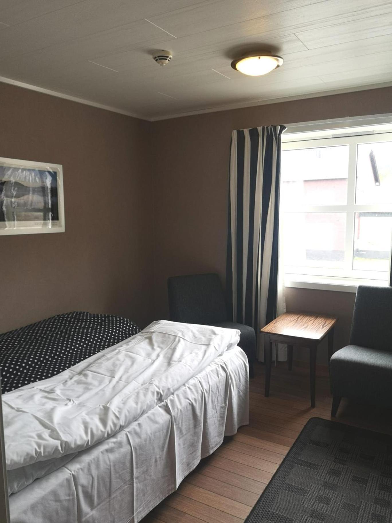 Ulvsvag Gjestgiveri Og Fjordcamping As Extérieur photo